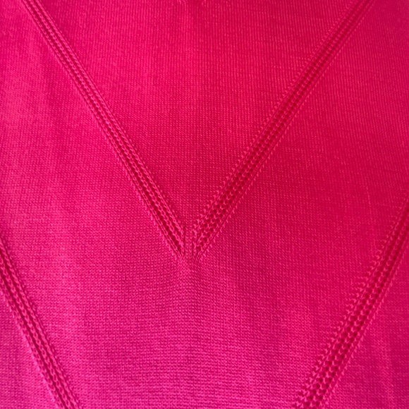 Banana Republic Lightweight V-Neck Sweater Fuchsia Pink - Picture 4 of 11